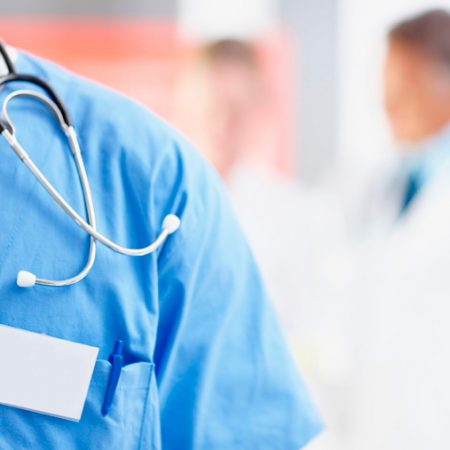 Planos de saúde não podem negar autorização de exames e cirurgias de médicos não cooperados