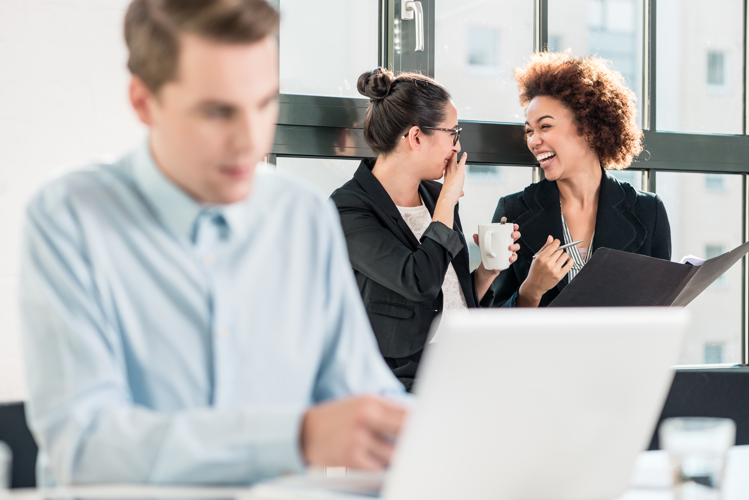 Consequências jurídicas da fofoca no ambiente de trabalho